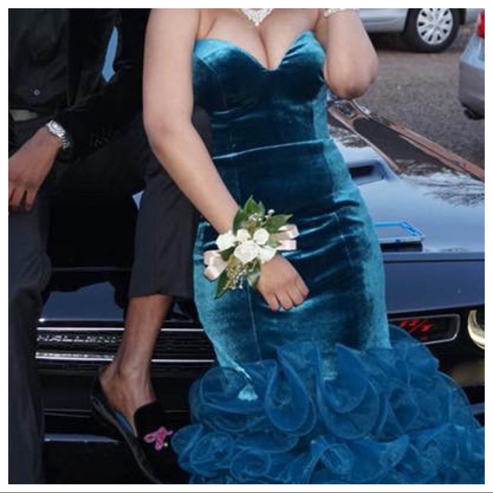 Prom Dress - Picture 2 of 4
